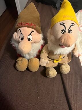 Disney's Sneezy and Grumpy Plush Toy set no tag, good condition